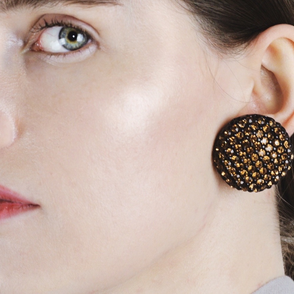 Vintage amber clip on earrings.
